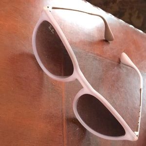 Ray-Ban Erika Classic Sunglasses w/case